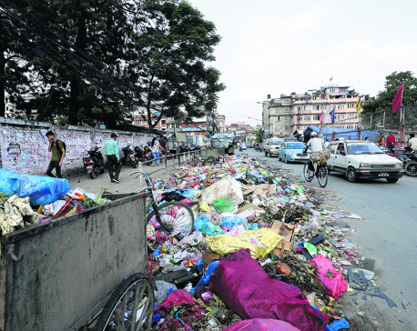 Garbage piled up in Kathmandu Valley